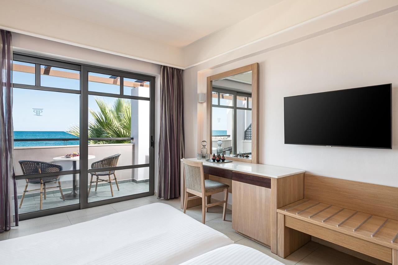 Double Room Garden or Pool View